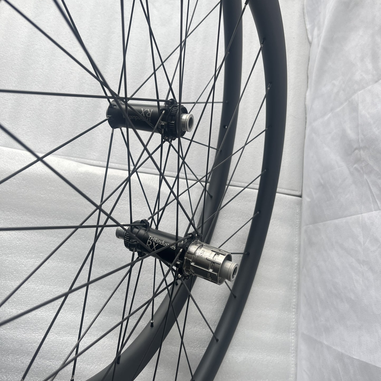 carbon road bike wheels 30mm depth Only 913g 700C Disc brake Wheels 28mm Wide Lightest Wheel Tubeless Ready Racing Wheelset