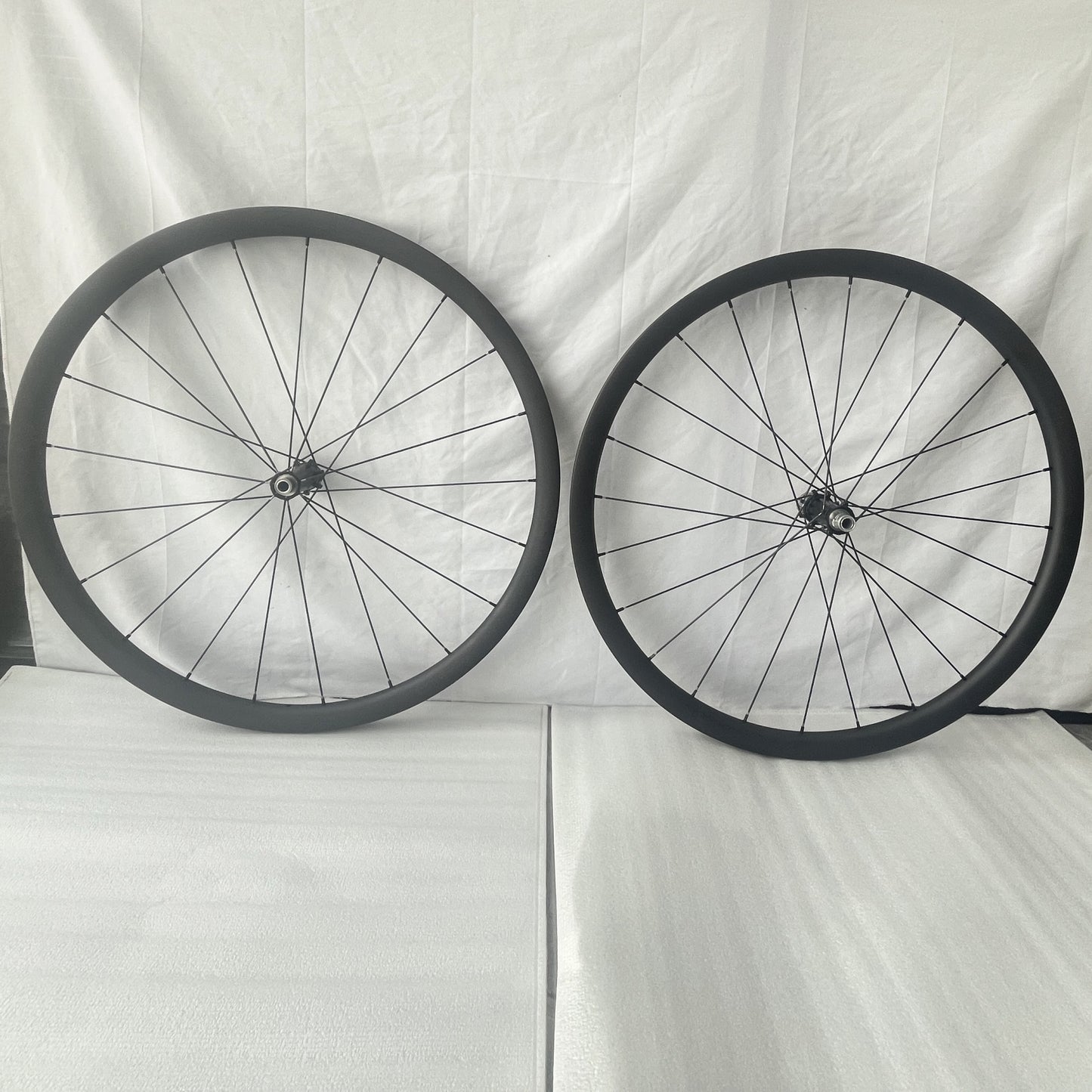 carbon road bike wheels 30mm depth Only 913g 700C Disc brake Wheels 28mm Wide Lightest Wheel Tubeless Ready Racing Wheelset