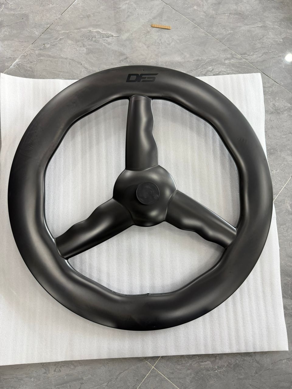 AERO Tri-Spoke | Carbon Front Wheel