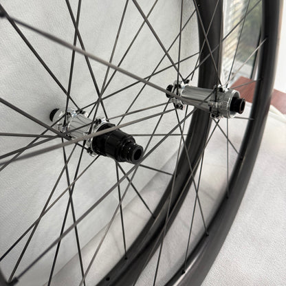 Welcome to the sub-thousand-gram 50mm depth wheelset club — 982g!!