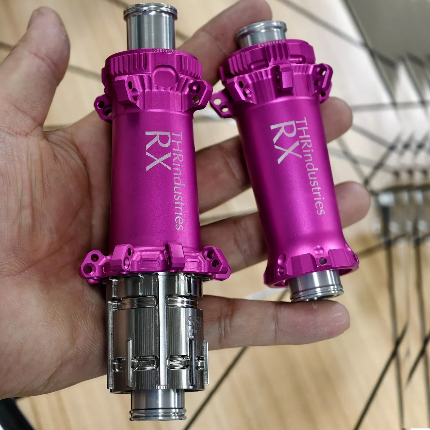 Road bike hub RX Lightest Hubset 199g Bike Hub Ratchet System for Carbon Wheel Disc Brake HG XDR Gravel Road/TT Bicycle Thru Axle CENTRE LOCK